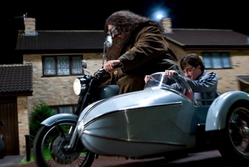 Sepeda motor dan sespan yang digunakan dalam film Harry Potter