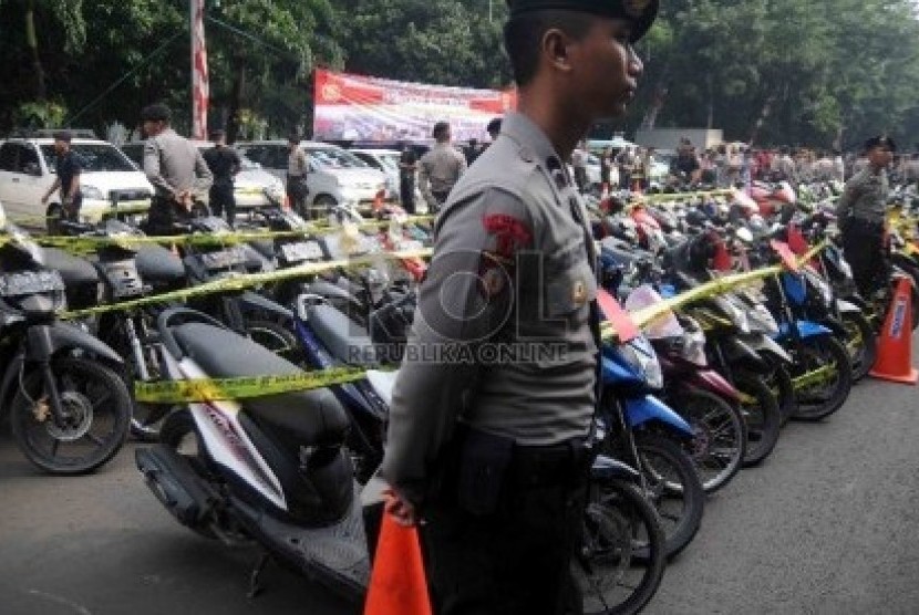 Sepeda motor hasil operasi yang diamankan polisi (ilustrasi)