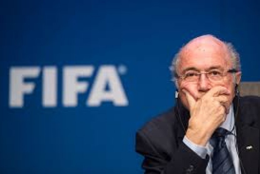 Sepp Blatter mundur dari presiden FIFA.