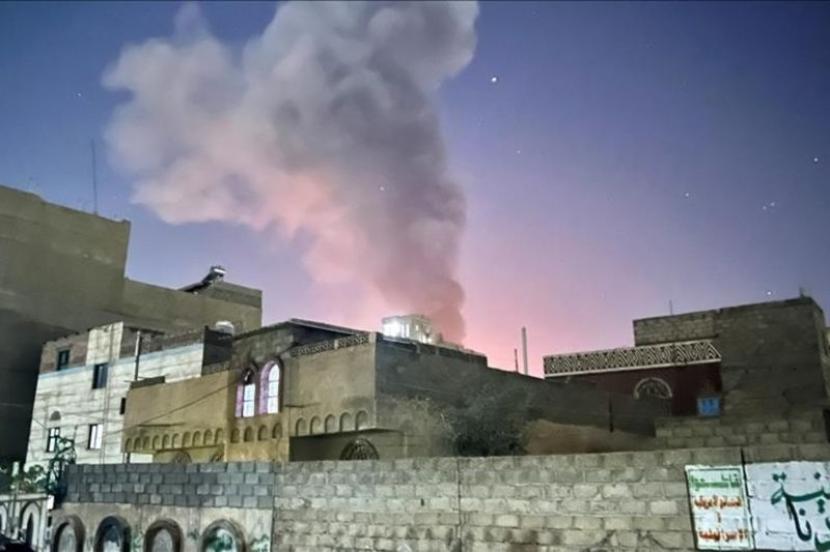 Serangan AS-Inggris di Sanaa, Yaman, Sabtu (25/2/2024).