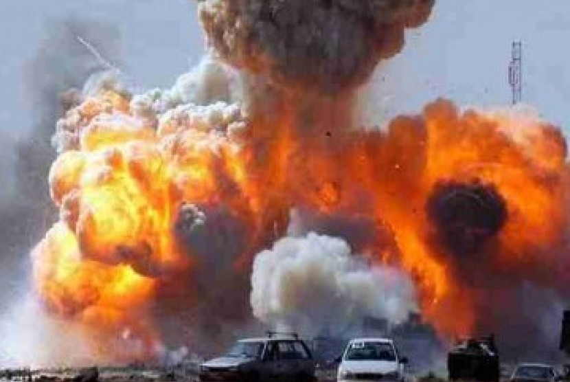 Peluru artileri menggempur pusat ibu kota Libya pada Selasa larut malam. Ilustrasi.