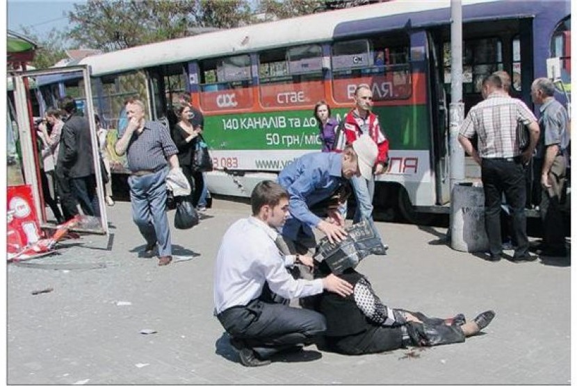 Serangan bom di tram Ukraina