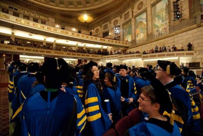 Seremoni kelulusan mahasiswa doktoral di salah satu universitas AS. (ilustrasi)