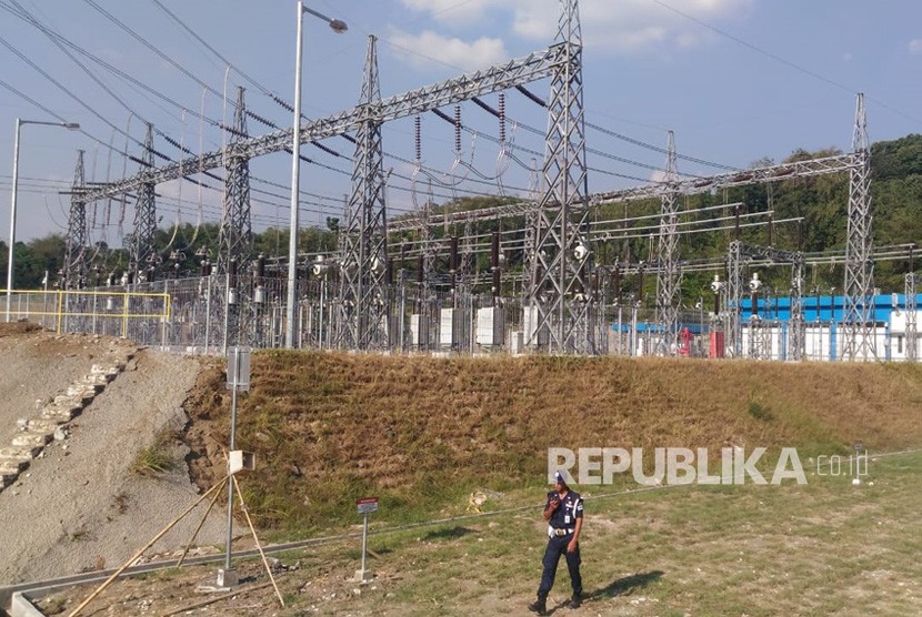 Seremoni operasi komersial Pembangkit Listrik Tenaga Air (PLTA) Rajamandala berkapasitas 47 MW (Megawatt) di PLTA Rajamandala, Cianjur, Jumat (12/7).