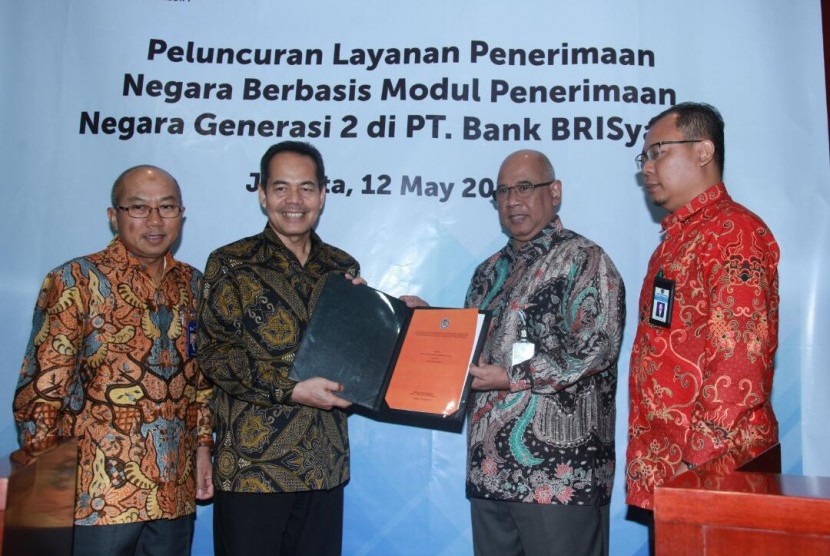 Seremoni peresmian penunjukan BRI sebagai bank penerima pajak negara secara elektronik di Jakarta, Jumat (14/5)