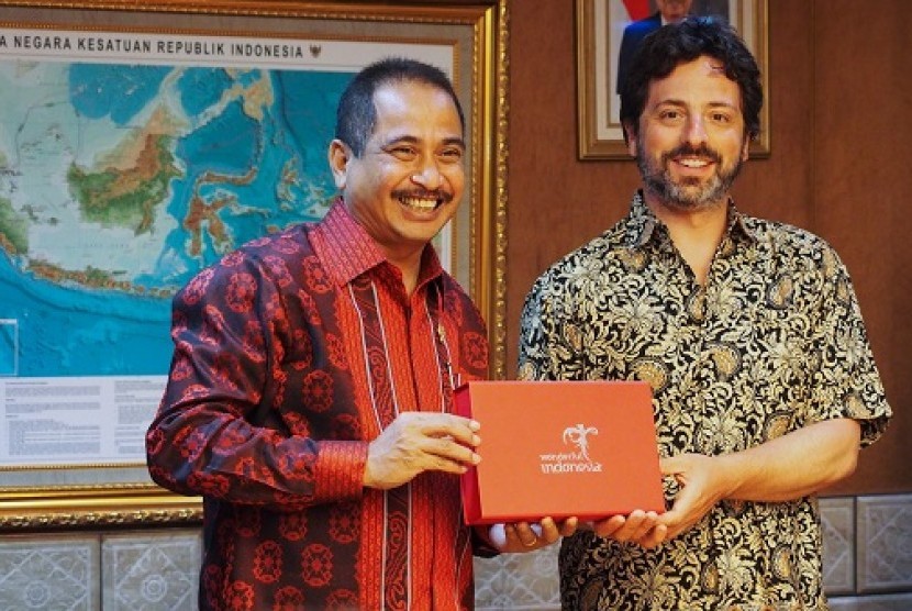 Sergey Brin dan Menpar Arief Yahya di Gedung Sapta Pesona, Senin (28/12)
