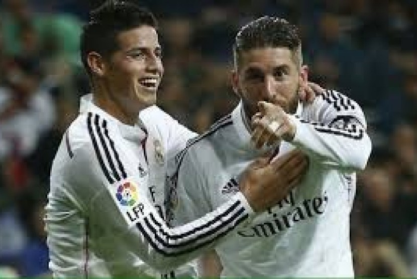 Sergio Ramos bersama James Rodriguez