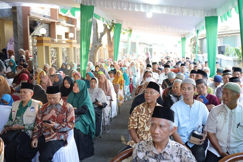 Seribuan Jamaah padati hari Bermuhammadiyah di Masjid Nurusy-syifa Laweyan, Solo, Senin (16/10/2023).
