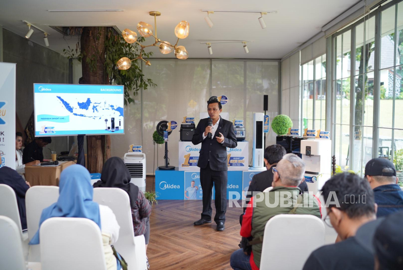Service Operation Manager Midea Electronics Indonesia, Khalis Kurniadi
