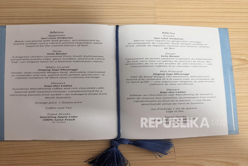 Seskab Teddy membagikan daftar menu saat makan malam antara Presiden Prabowo Subianto dan Presiden Prancis Emmanuel Macron di Istana Negara, Jakarta Pusat, Rabu (28/5/2025) malam WIB.
