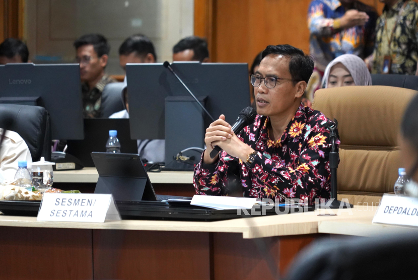 Sesmendukbangga Minta Daerah Serius Kelola Bonus Demografi