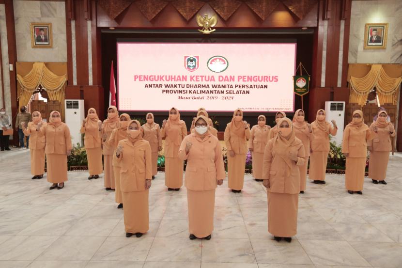 Setelah menunggu selama beberapa waktu, Pengurus Dharma Wanita Persatuan (DWP) Provinsi Kalimantan Selatan resmi memiliki Ketua dan Pengurus  Masa Bakti hingga 2024..