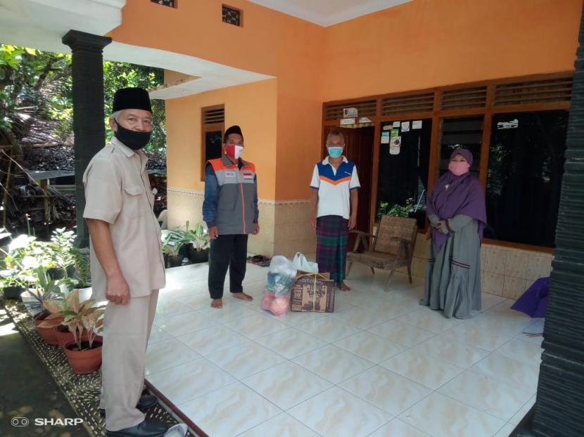 Setiap hari kasus Corona di Indonesia semakin bertambah. Baik yang positif terjangkit virus, meninggal ataupun yang sembuh. Tidak terkecuali yang terjadi di Desa Kroyo, Kecamatan Gebang kabupaten Purworejo, Jawa Tengah.