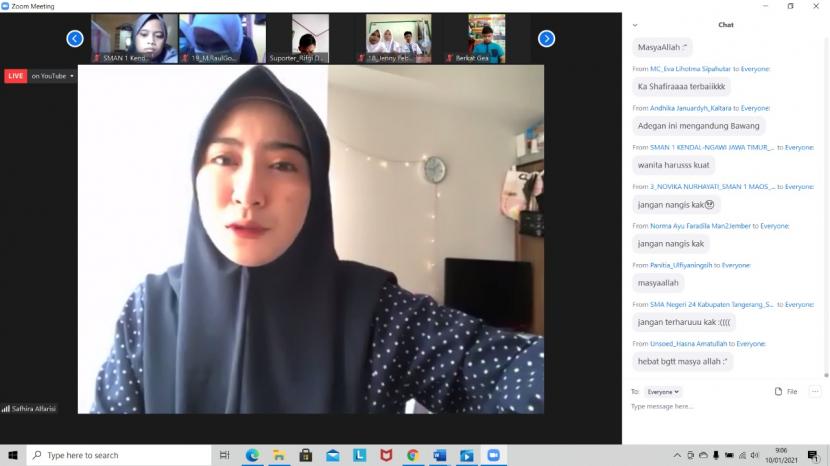 Shafira Alfarisi,  mahasiswa berprestasi nasional 2019 menjadi salah satu narasumber webinar pemuda inspiratif yang diadakan Pondok Inspirtasi, Ahad (10/1).