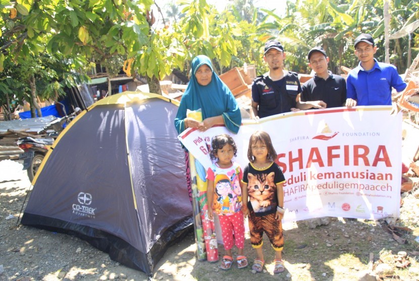 Shafira Foundation, Morning Bread dan Zoya menyalurkan bantuan ke lokasi bencana gempa di Kecamatan Trieng Gadeng, Kabupaten Pidie Jaya, Aceh.