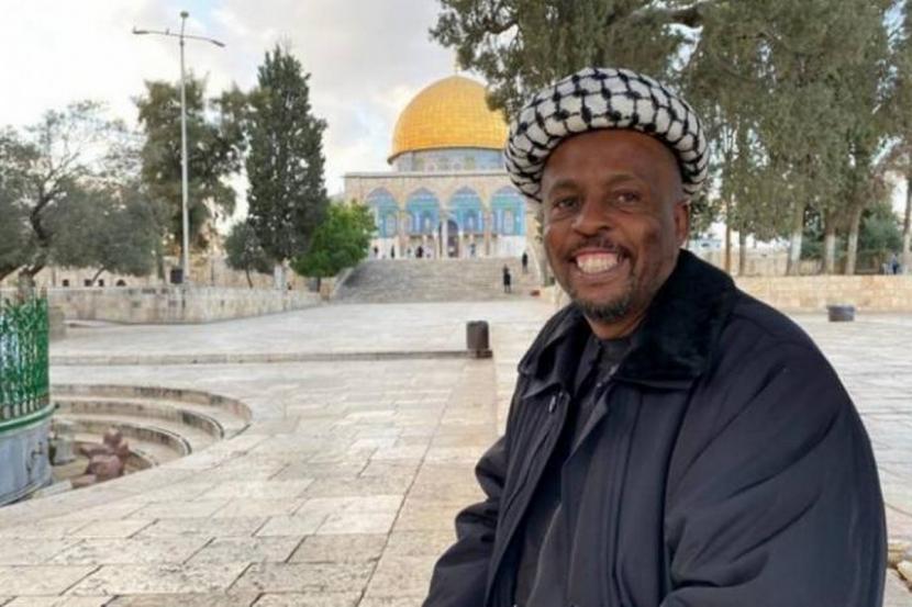 Shahid Bin Yusef Takala, a South African university lecturer, has walked from Cape Town to Jerusalem’s Al-Aqsa Mosque, 26 November 2020 