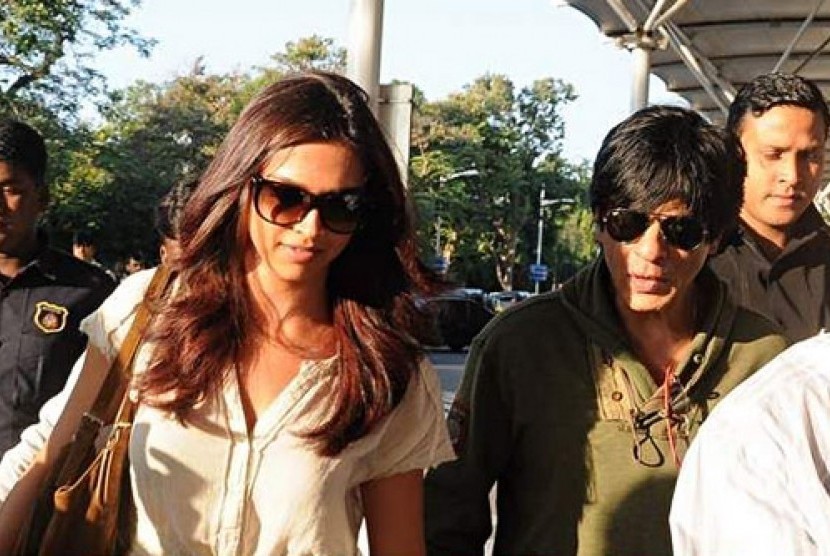 Shahrukh Khan dan Deepika Padukone.