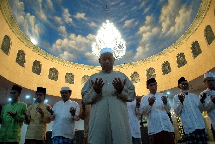  Shalat berjamaah (ilustrasi).