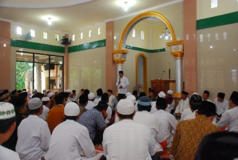 MUI Bogor meminta umat Islam tetap waspada Covid-19. Ilustrasi sholat Jumat