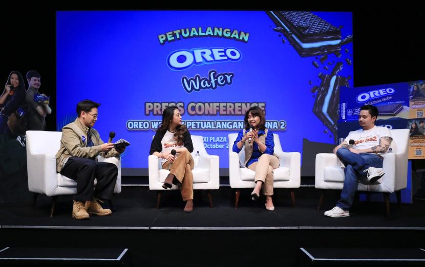 Sherina Munaf sebagai pemeran utama film Petualangan Sherina 2 saat konferensi pers Petualangan Orea Wafer.