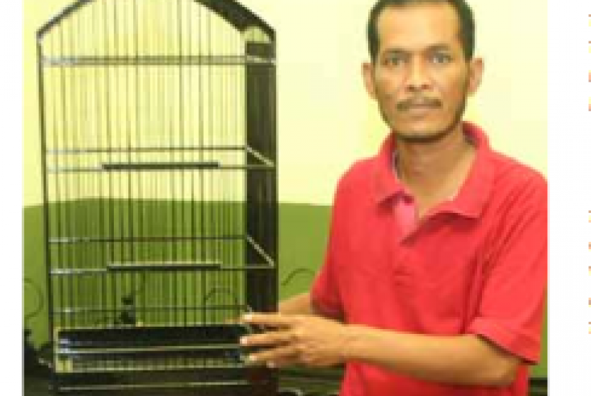 Shodiq Pribadi jadi pionir industri sankar burung di Dusun Karang Asem. 