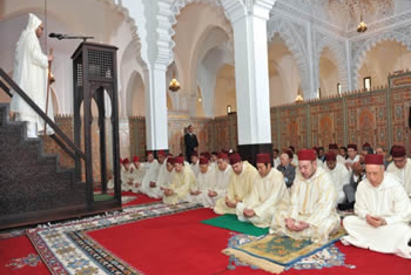 Sholat Jumat di Maroko yang diikuti Raja Mohamed VI