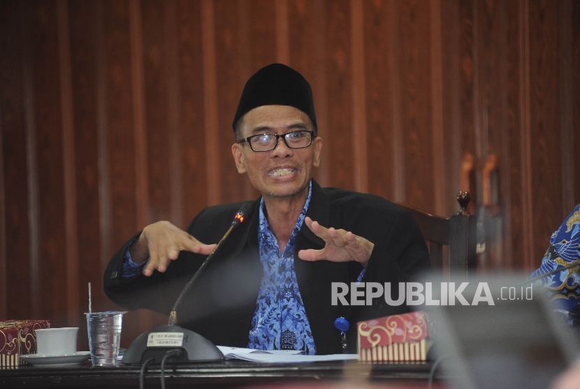 Siaran Pers. Kepala BPJPH Prof Ir Sukoso mejelaskan hasil monitoring terkait temuan investigasi Jaminan Produk Halal(JPH) di Kantor Ombusman Republik Indonedia, Jakarta, Senin (30/10).
