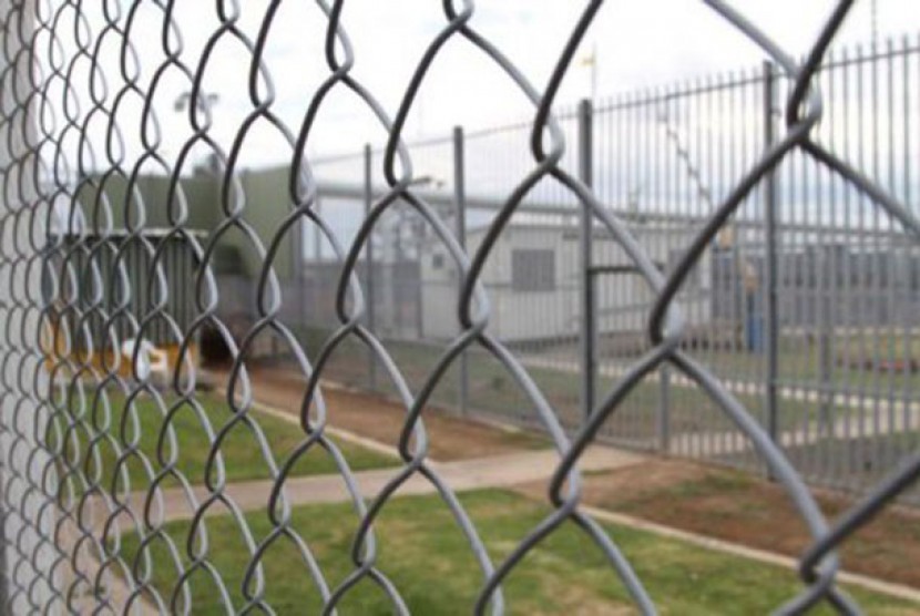  Sidang dengar pendapat di senat mempertimbangkan UU baru yang dirancang untuk menjaga keamanan dan ketertiban di pusat penahanan pencari suaka.
