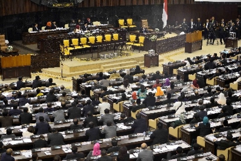 Sidang paripurna di Gedung Paripurna Nusantara I, Kompleks Parlemen Senayan, Selasa (7/10). 