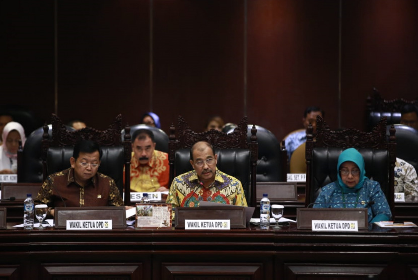  Sidang Paripurna DPD RI yang digelar, Senin (12/10) lalu, di Gedung Nusantara V Kompleks Parlemen.