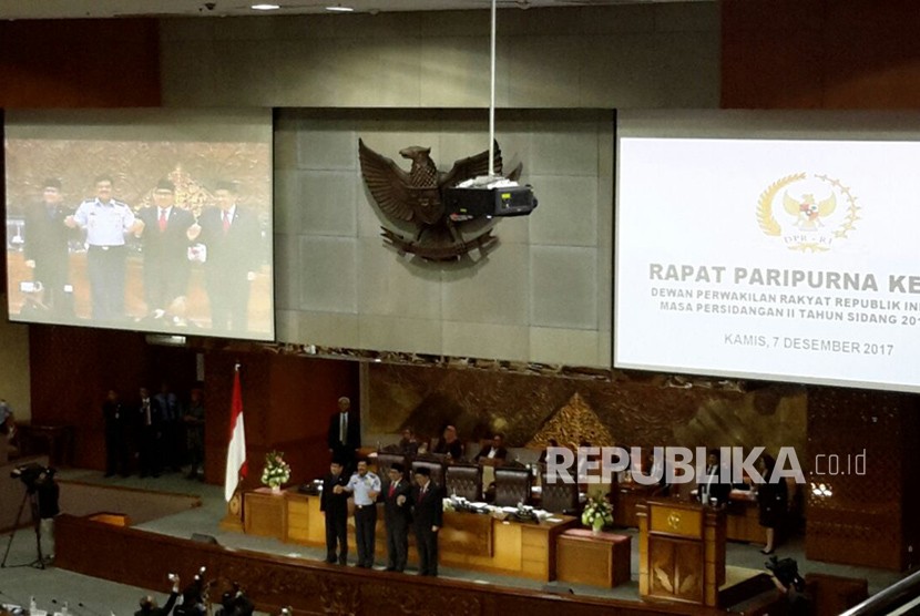 Sidang Paripurna DPR RI, di gedung DPR RI, Jakarta, Kamis (7/12).
