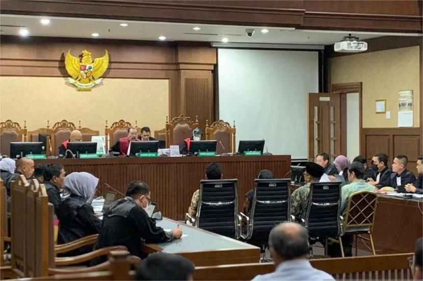 Sidang pemeriksaan terdakwa kasus dugaan korupsi pembangunan Jalan Tol MBZ Japek II Elevated Ruas Cikunir-Karawang Barat di Pengadilan Tindak Pidana Korupsi (Tipikor) Jakarta, Selasa (2/7/2024).