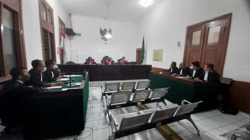 Sidang perdana kasus dugaan suap laporan keuangan Pemkab Bogor dengan terdakwa Bupati Bogor nonaktif Ade Yasin digelar di Pengadilan Tipikor Bandung, Rabu (13/7/2022). 
