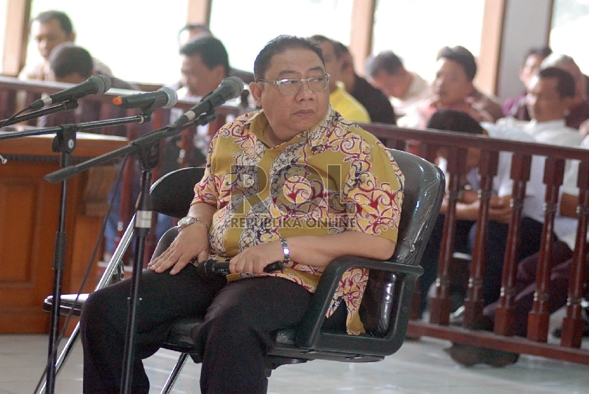 Sidang perdana mantan Bupati Indramayu, Irianto MS Syafiuddin alias Yance di Pengadilan Tipikor Bandung, Senin (26/1).  (Republika/Edi Yusuf).