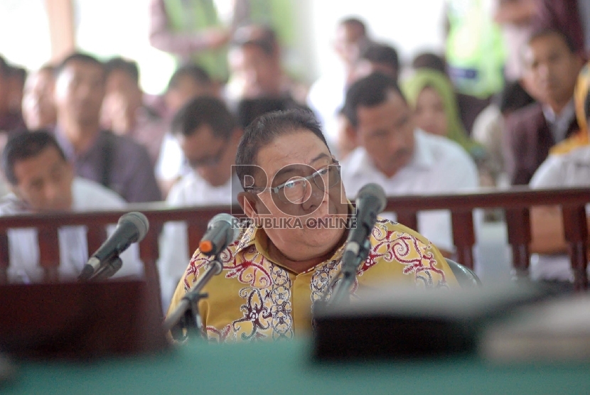 Sidang perdana mantan Bupati Indramayu, Irianto MS Syafiuddin alias Yance di Pengadilan Tipikor Bandung, Senin (26/1).  (Republika/Edi Yusuf).