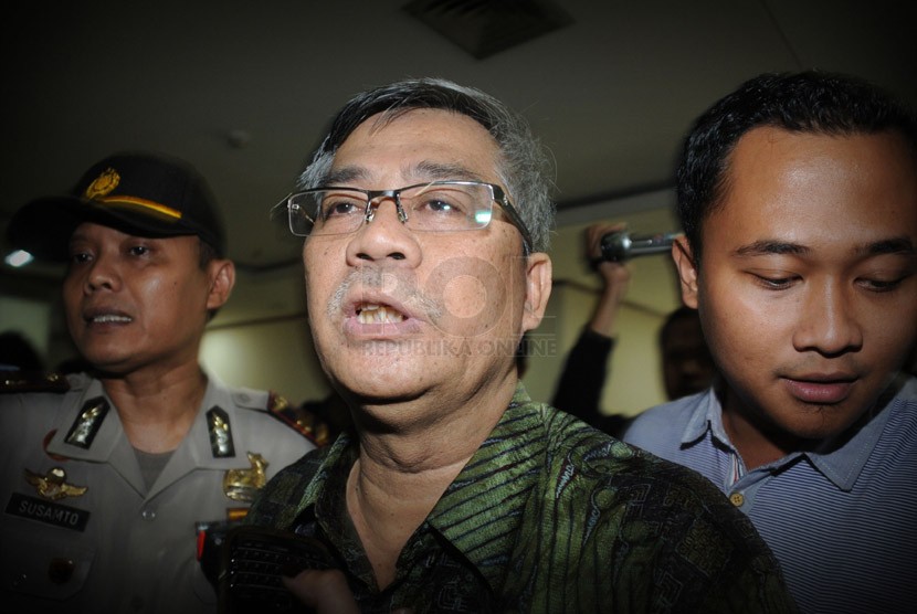  Sidang perdana mantan Ketua MK Akil Mochtar di Pengadilan Tipikor, Jakarta, Kamis (20/2).  (Republika/Aditya Pradana Putra)