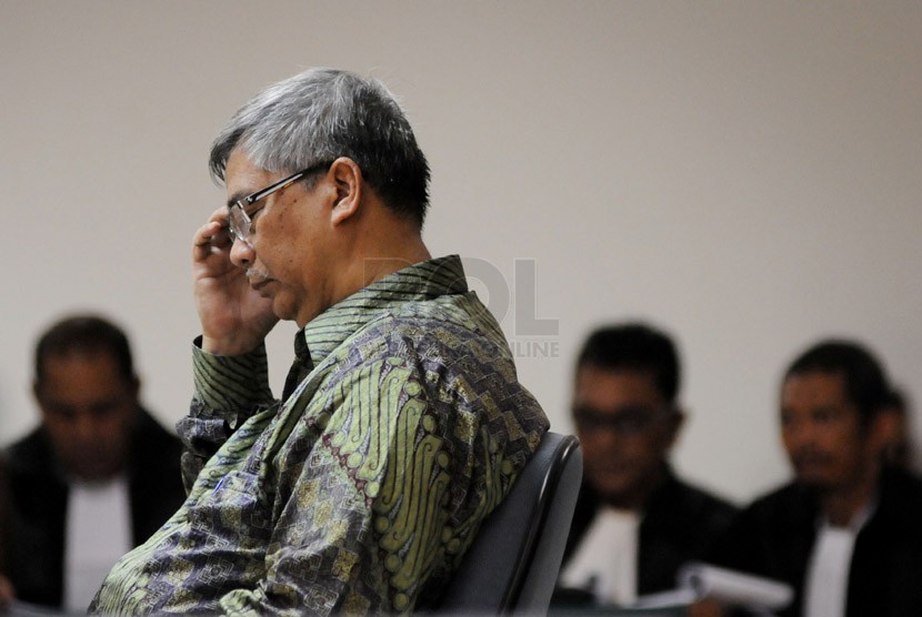 Sidang perdana mantan Ketua MK Akil Mochtar di Pengadilan Tipikor, Jakarta, Kamis (20/2).  (Republika/Aditya Pradana Putra)