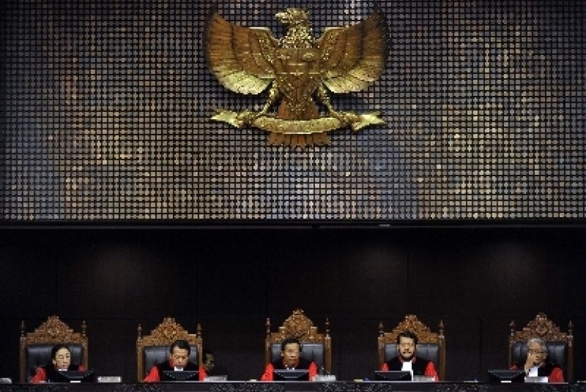 Sidang Pleno Mahkamah Konstitusi