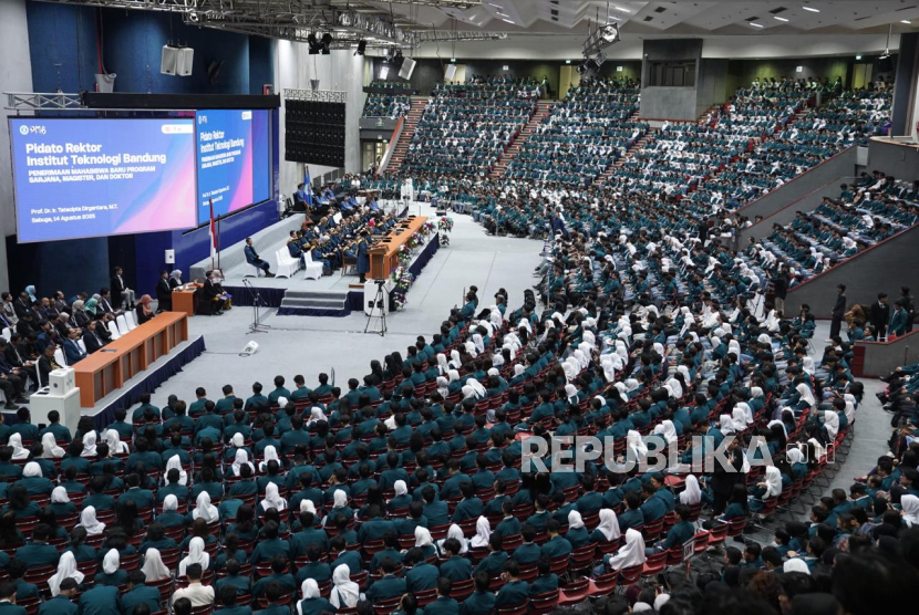 Sidang Terbuka Penerimaan Mahasiswa Baru, di Sasana Budaya Ganesa ITB