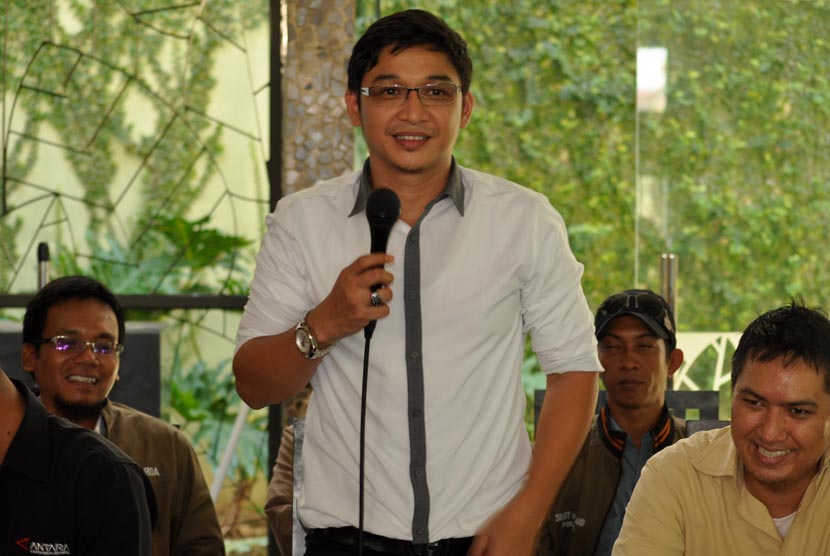  Sigit Purnomo Said alias Pasha memberikan keterangan kepada wartawan di Palu, Sulawesi Tengah, Selasa (20/5).