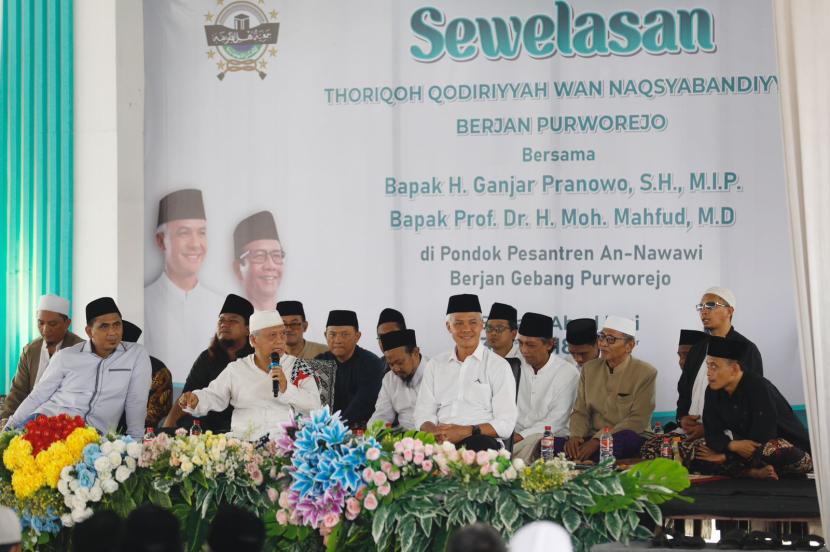 Silahturahmi dengan Masyayikh di Pondok Pesantren An-Nawawi, Berjan, Purworejo, Jawa Tengah, Ahad (31/12/2023). 