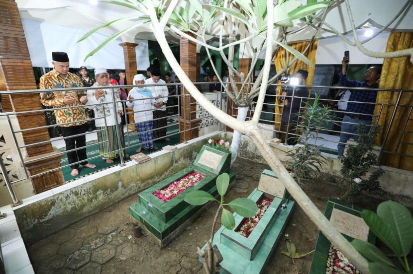 Silahturahmi Masyayikh se-Indonesia di Pondok Pesantren (Ponpes) Miftahul Huda Al-Azhar Citangkolo, Banjar, Jawa Barat, Ahad (8/10/2023).