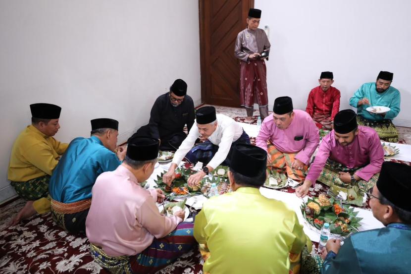 Silaturahmi di Lembaga Adat Melayu (LAM) Riau di kawasan Kuningan, Jakarta Selatan, Sabtu (7/10/2023)