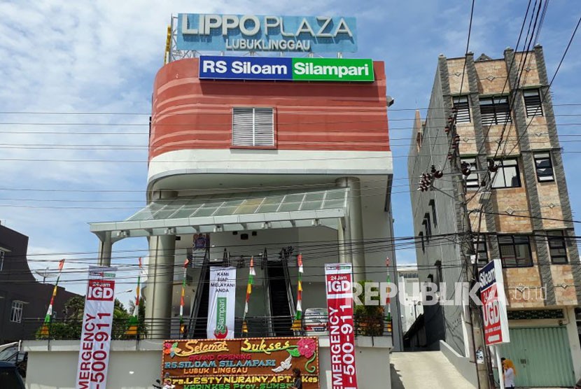 Siloam Hospitals Group resmi membuka rumah sakit ke-32, RS Siloam Silampari, di Lubuk Linggau. RS Siloam Silampari menghadirkan pelayanan kesehatan bertaraf internasional dengan alat-alat pendukung berteknologi terkini. 