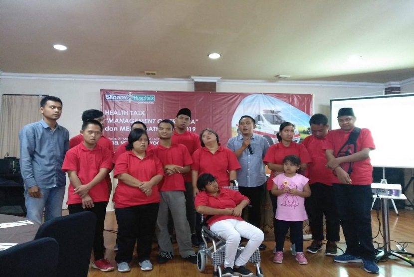 Siloam Hospitals Yogyakarta melalui aksi sosial. Salah satunya dengan menyantuni 17 anak dari panti asuhan Yayasan Kasih Ibu Cabang DIY.