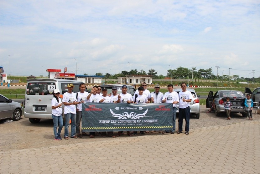 Silver Car Community goes to Cirebon