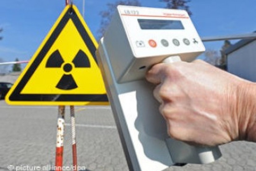 Simbol Bahaya Radioaktif.  Paparan radioaktif pada manusia bisa menjadi sangat berbahaya tergantung dengan jangka waktu terpapar radiasi. Ilustrasi.
