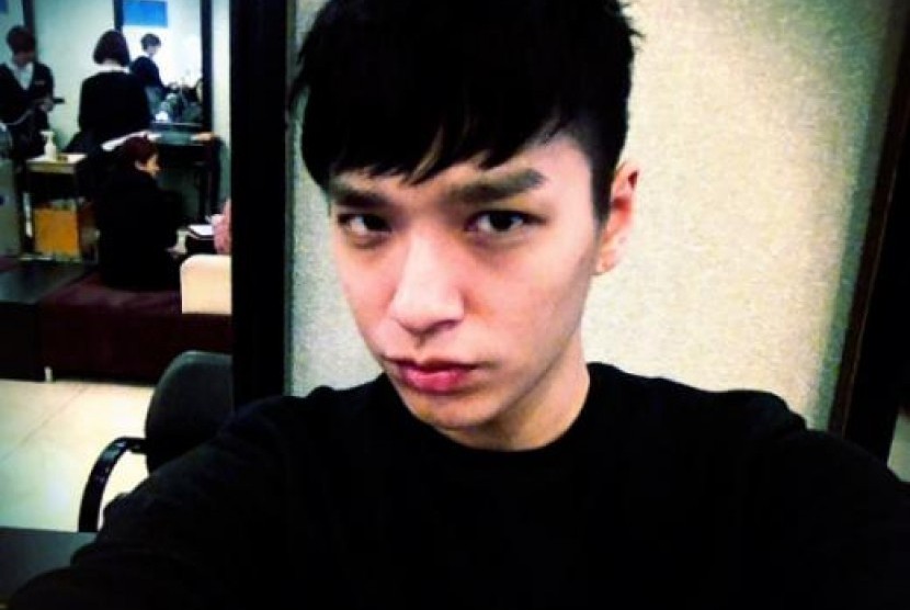 Simon D 'Supreme Team'