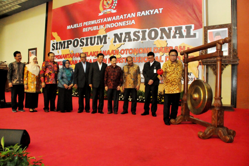 Simposium Nasional MPR RI, di Gedung Nusantara IV, Kompleks Gedung MPR, Senayan, Jakarta, Rabu (4/10).