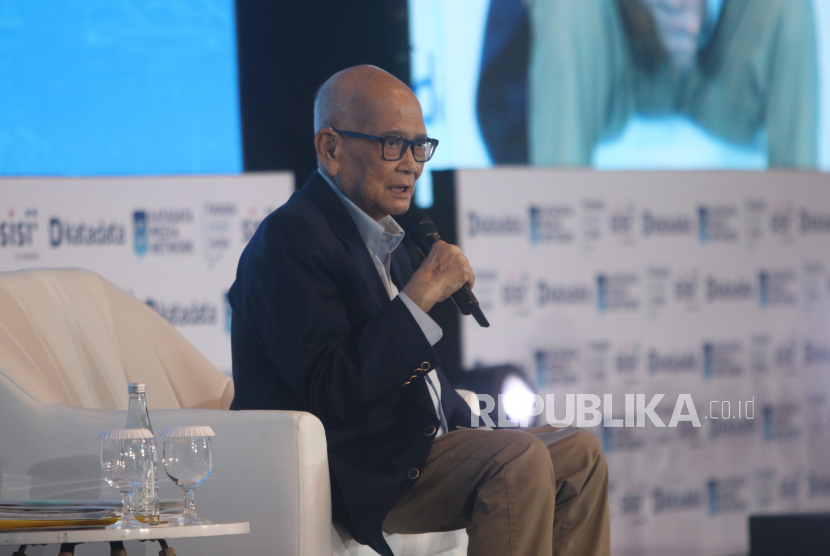 Simposium Nasional Sumitronomics dan Arah Ekonomi Indonesia. 